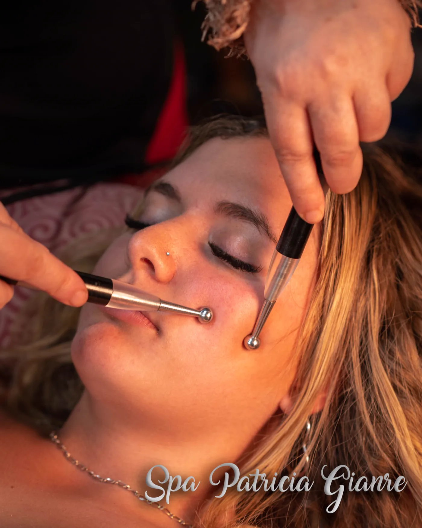 Tratamiento facial realizado en el spa
