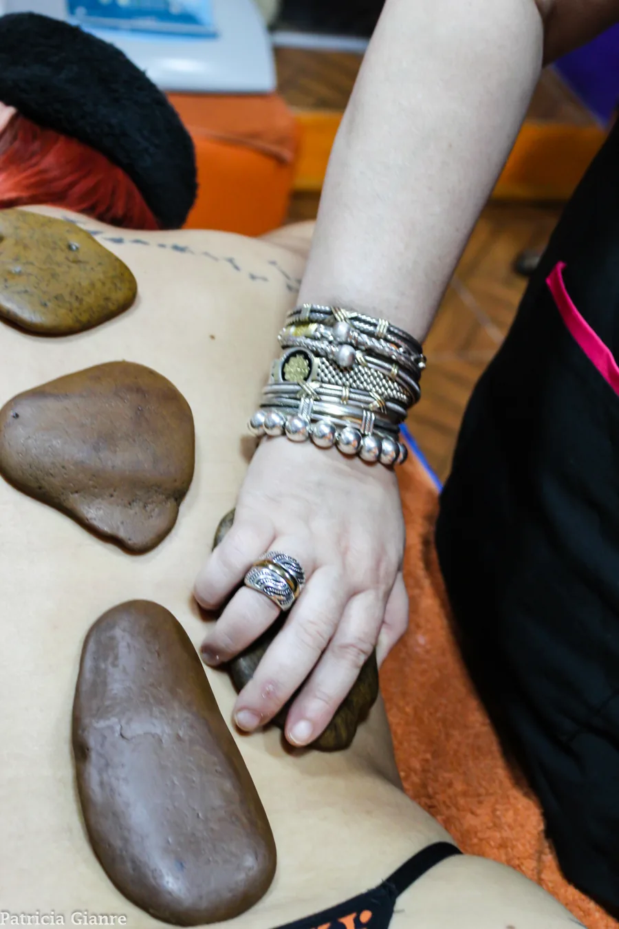 Masaje con piedras calientes en SPA Patricia Gianre